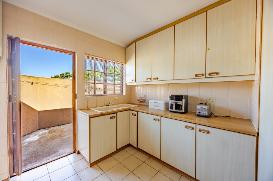 5 Bedroom Property for Sale in Bothasig Western Cape